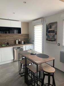 Appartements Maison, Parking prive, Climatisation ! : photos des chambres