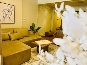 Golden Era stylish studio i903 TenTon Zamalek