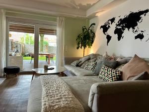 Wohlfühloase mit Pool, Kamin & großer Terrasse