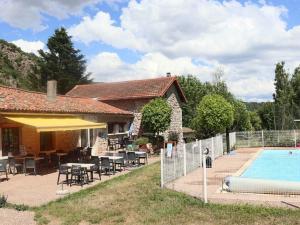 Campings Mobil home 8 pers avec terrasse au Chambon de Vorey - API-1-52-428 : photos des chambres
