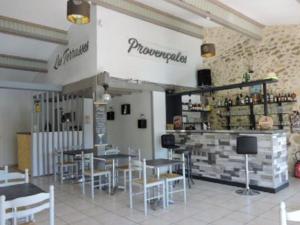 Campings Mobil-home avec terrasse - 2 chambres, pour 4 personnes - API-1-52-625 : photos des chambres
