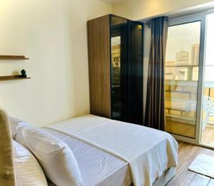 The Midnight stylish studio i902 TenTon Zamalek