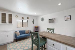 Pet Friendly close to ASU Private yard