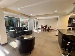 apartamento 2 habitaciones, aire acondicionado, 2 camas dobles, Patio privado