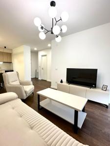 I&I Tesla Apartment III