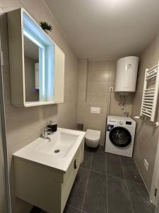 I&I Tesla Apartment III