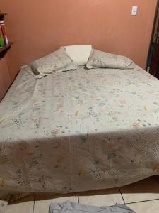 Quarto triplo com banheiro em casa compartilhada COP 30