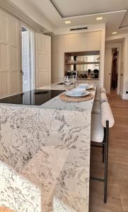 Stylish Plaza Mayor View Prime City Location