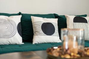 Modern 2-Bed Apartment with Superfast Wi-Fi Near Vauxhall & Nine Elms Stations