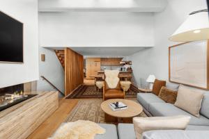 Crestwood 1114 Premier 3 Bedroom plus Loft