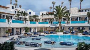 Palms Place Hotel Mountain View with Open Balcony