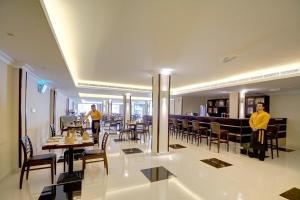 4 Bedroom Apt with Complimentary Access to Hotel Private Beach,GYM&Swimming Pool