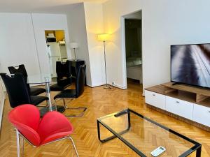 Recoleta, 2 cuartos, estacionamiento disponible -CON COSTO-