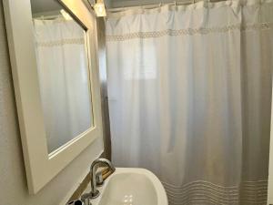 Recoleta, 2 cuartos, estacionamiento disponible -CON COSTO-