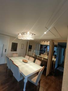 Deluxe apartment com 4 suítes no coração da grande Florianópolis