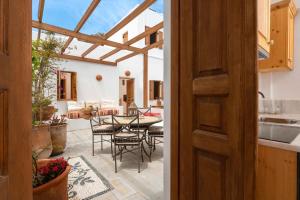 Villa Vasoula Lindos, Jasmine and Gardenia Suite