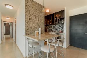 Coconut 3 BDR Beachfront by Casa Paraiso