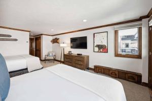 Lodge Tower 678 Two Bedroom Residence