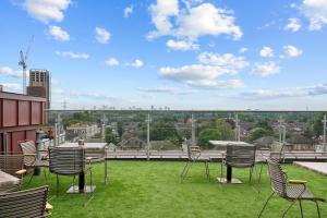 Modern Studio with Balcony Godino Hotel Ilford