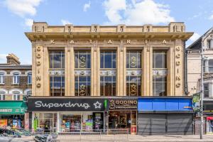Modern Studio with Balcony Godino Hotel Ilford