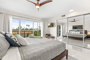 MidMod Las Palmas - Iconic Style