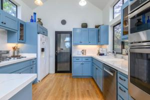 Soak in Bluff & Ocean Views at Blair with Hot Tub