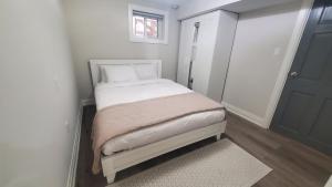 Cozy Basement Stay in Mississauga