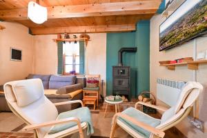 Holiday home with jacuzzi sauna terrace & garden