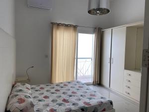 Serenity Large 4 bedroom 2 bathroom- in Swieqi over a valley