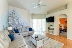 Walk to Tower Lake: Family Home in Gated Community