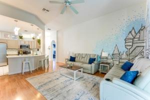 Walk to Tower Lake: Family Home in Gated Community