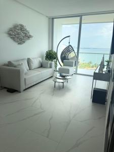 Apto de Ensueño Frente al Mar