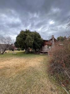 Hermosa cabaña a orillas del rio