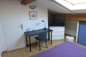 Maisons d'hotes Chambre bleu avec salle de bain privative Prado Orange Velodrome : photos des chambres