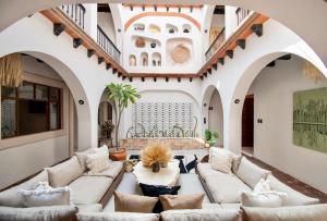 Casa Uh Mook, Rooted design, sacred stay