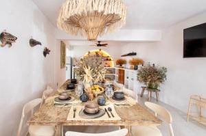 Casa Uh Mook, Rooted design, sacred stay