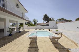 Villa Almarè with pool near the beach