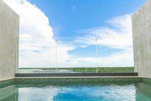 Private Pool and Balcony, Romantic Getaway