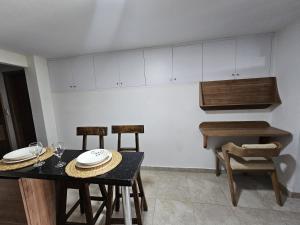 Apto acogedor en Laureles el mejor barrio de Medellín 101 zona tranquila y cerca a todo