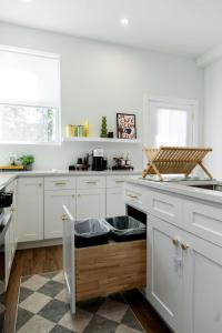 Quiet close to NYC BBQ Deck