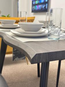 Exquisite 2Bed Near Transport Link & Bluewater Mall