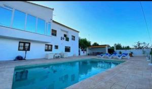 Calpe chalet privado 7 min de la playa piscina wifi parking aire barbacoa grupos