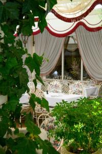 Hotels Renaissance Paris Nobel Tour Eiffel Hotel : photos des chambres
