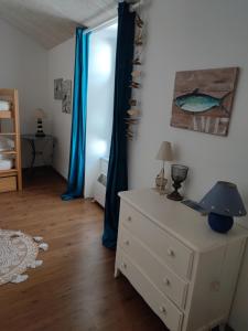 Maisons de vacances Maison de charme proche plage et foret a pied : photos des chambres