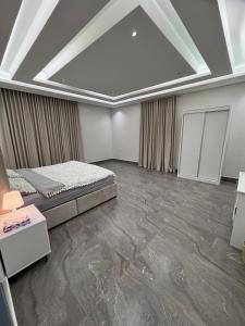 شقه مفروشه روف