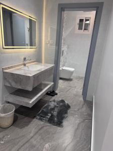 شقه مفروشه روف