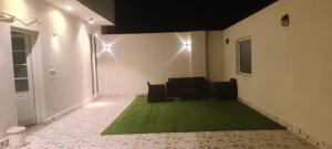 شقه مفروشه روف