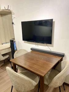 Spatial towers condominium