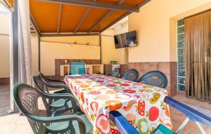 Stunning Home In Fuente Vaqueros