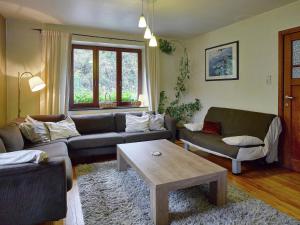 Peaceful Garden Home, Chevron